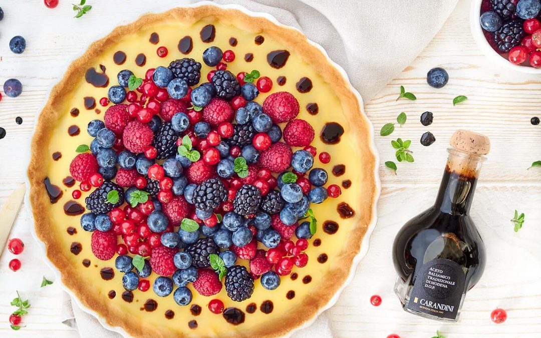 Crostata con crema, frutti di bosco e Aceto Balsamico Tradizionale di Modena